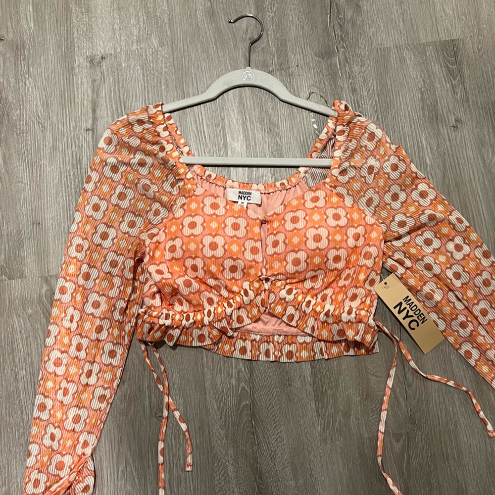 NWT Floral Long Sleeve Crop Top